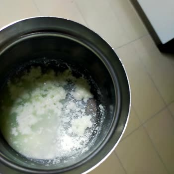 BİM De Günlük Süt Bozuk Çıkıyor