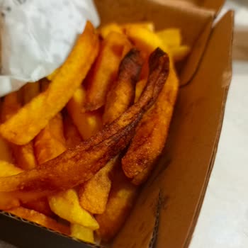 Getir Yemekten Ercan Burger Atakent Siparişim Yanık Kokuyor