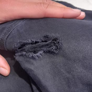 Mavi Deformasyon Olan Pantolon Yardımcı Olmayan Müşteri Hizmetleri