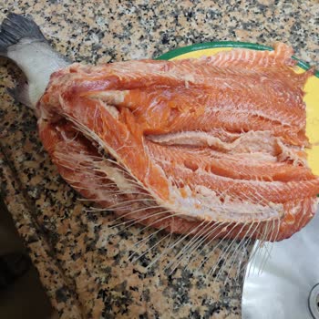 Anpa Gross Market Anpa Gross Bozuk Yerli Somon Satılıyor.