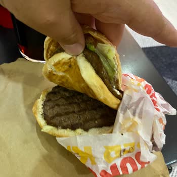 Antalya Işıklar Burger King Boş Hamburger