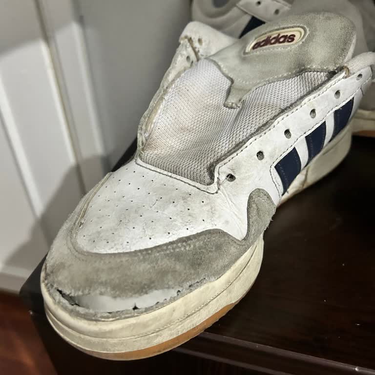 Boyner Adidas Ayakkabı Parçalandı