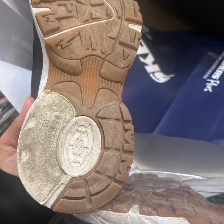 Skechers Tabanı Sorunlu Ayakkabı