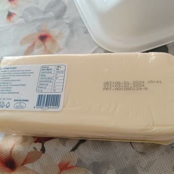 BİM Küflenmiş Ürünü Satışa Sunması.