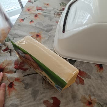 BİM Küflenmiş Ürünü Satışa Sunması.