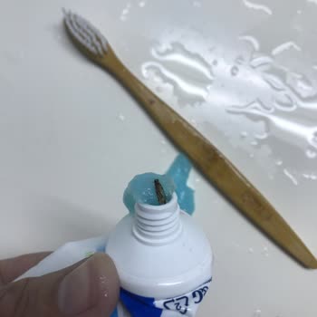 Migros'tan Almış Olduğum Oral-b Diş Macunu İçerisinden Çıkan Böcek