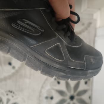 Etichet'en Aldığım Skechers Ayakkabı 6 Ayda Tabanı Açıldı.