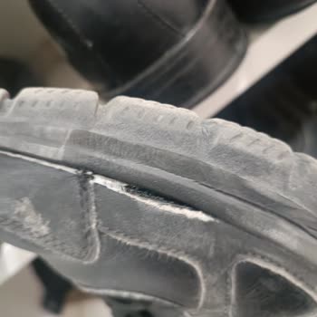 Etichet'en Aldığım Skechers Ayakkabı 6 Ayda Tabanı Açıldı.