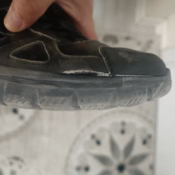 Etichet'en Aldığım Skechers Ayakkabı 6 Ayda Tabanı Açıldı.