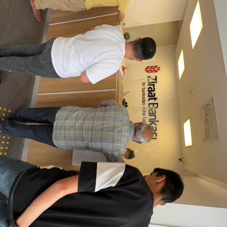 Adana Yüreğir Ziraat Bankası'nda Personel Ve Sıramatik Eksikliği