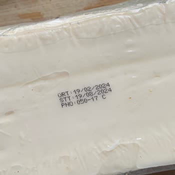Ekici Peynir Tadı Acı Ve Su İçinde Ekici Taze Kaşar