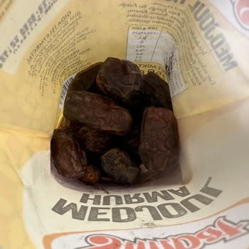 BİM Hurma Simbat Marka Simsiyah Çıktı.