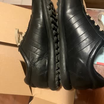 Camper Ayakkabıda Deri Dökülmesi