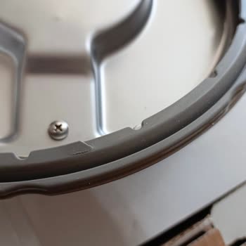 Karaca Züccaciye Karaca Düdüklü Tencerede İşçilik Düşüşü