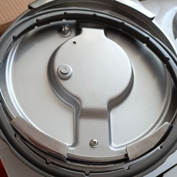 Karaca Züccaciye Karaca Düdüklü Tencerede İşçilik Düşüşü