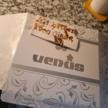 Venüs Pastanesi Venüs Pastahanesi Kalitesiz Hizmet