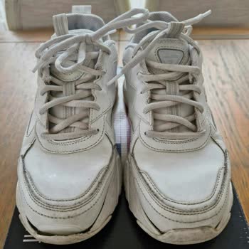 Skechers Bayan Ayakkabısı Ön Tarafında Açılma