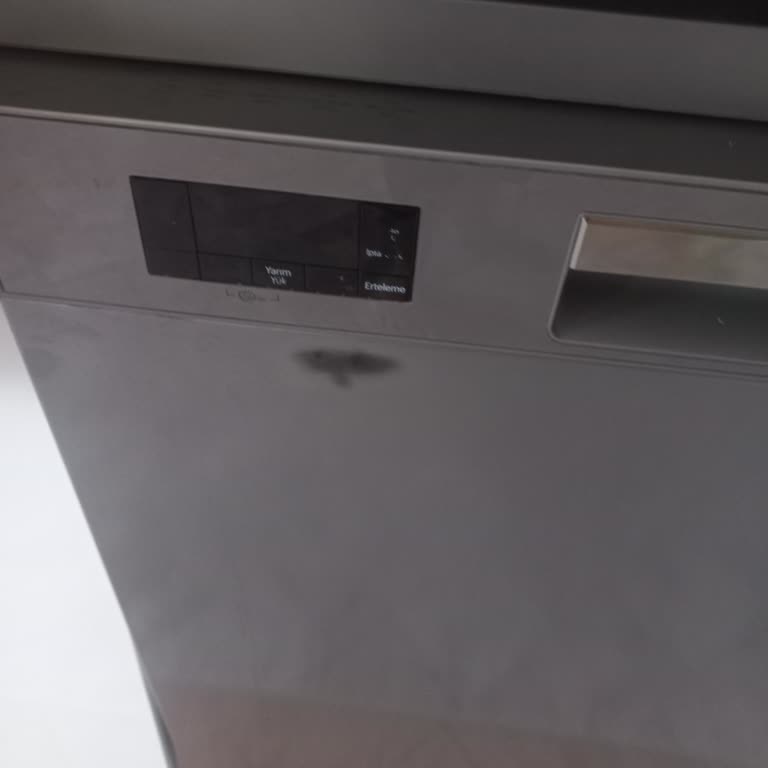 Grundig Bulaşık Makinesi Lekesi