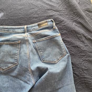 Şok Market Sorumsuzluğu Patlamış Çamaşır Suyundan Kıyafetlerimiz Çöp