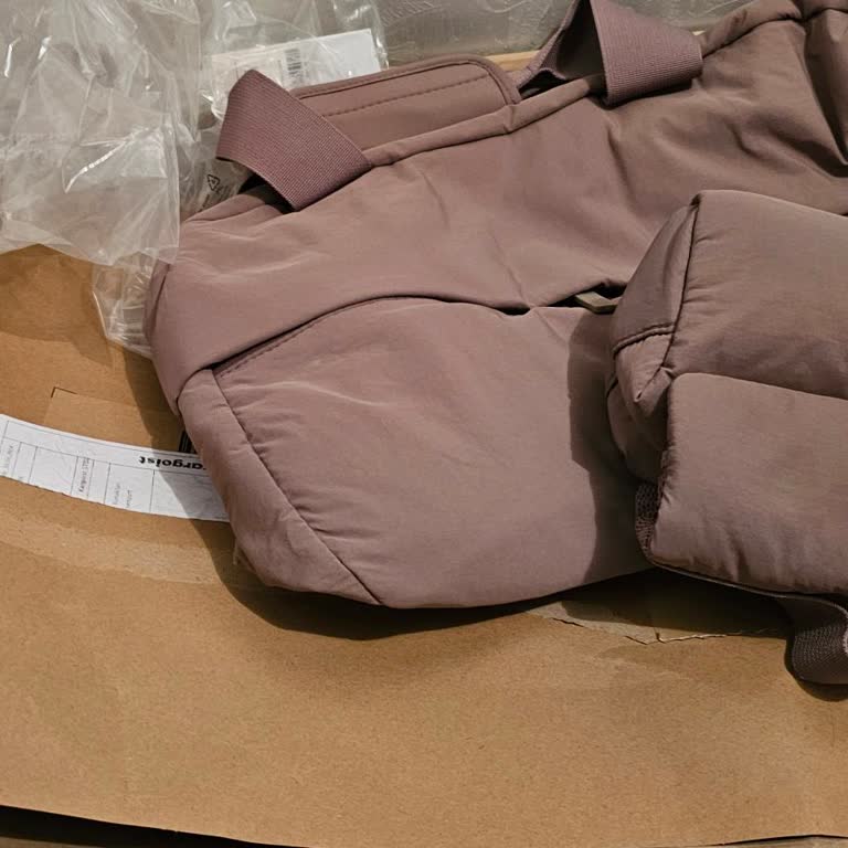 Oysho Giyim Ücreti Ödenmesine Rağmen, Hediye Paketsiz Kargo