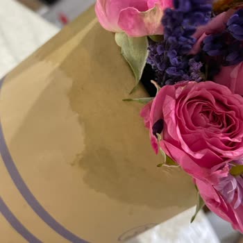 İstanbul Çiçekleri Siparişim Ipıslak Hasarlı Geldi