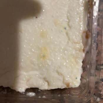 BİM Taze Alınan Kıbrıs Tatlısında Küflenme Sorunu