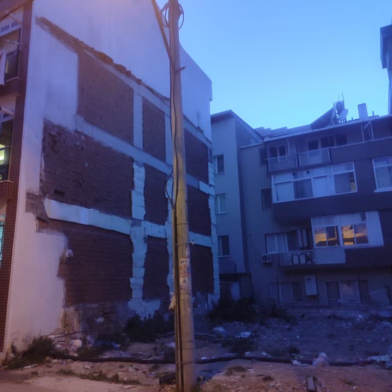 GDZ Elektrik Dağıtım Tehlike Arz Eden Elektrik Direği