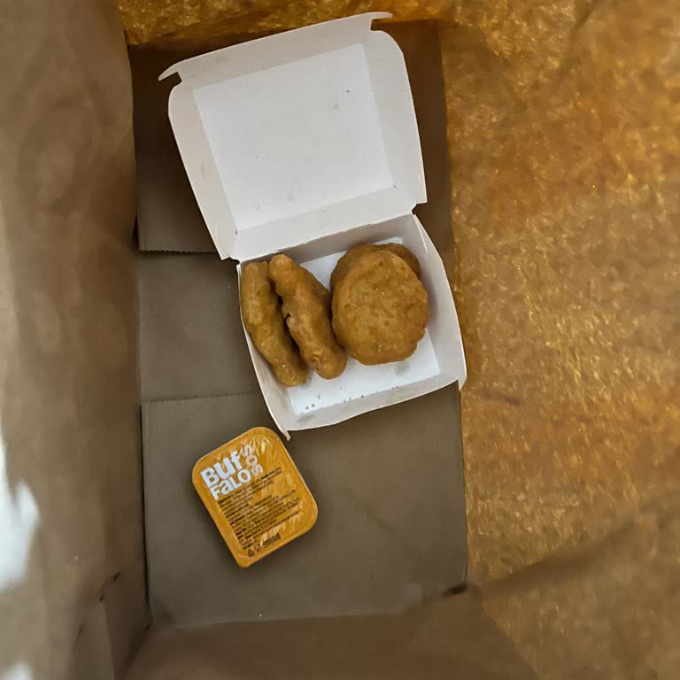 McDonald's Siparişim Eksik Verildi Ve Çalışan Fişimi Bana Vermeden Çöpe Attı