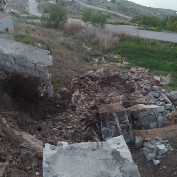 Kayseri Büyükşehir Belediyesi KASKİ Nin İş Bilmez İşçileri Sayesinde Mahvolan Bağ Evi