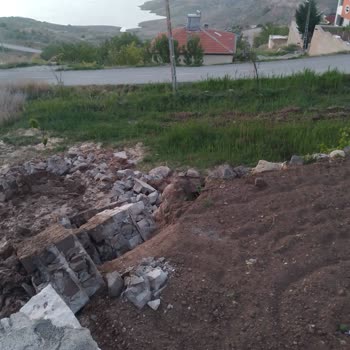 Kayseri Büyükşehir Belediyesi KASKİ Nin İş Bilmez İşçileri Sayesinde Mahvolan Bağ Evi