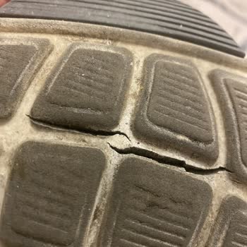 Skechers Ayakkabı Tabanı Dağılıyor