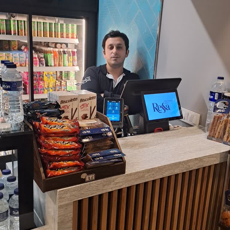 Ressa Cafe Kaza İle Dökülen Çayı Tekrar Ücret İstedi