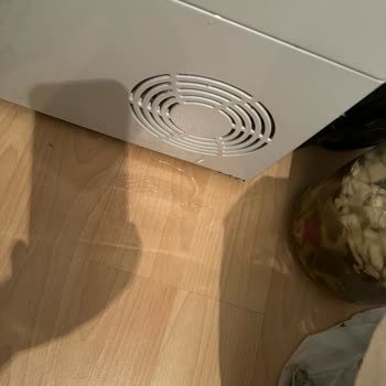 Hoover Kurutma Makinesi Su Akıtıyor Ve Çözüm Sağlanmadı 4 Hafta Olacak!