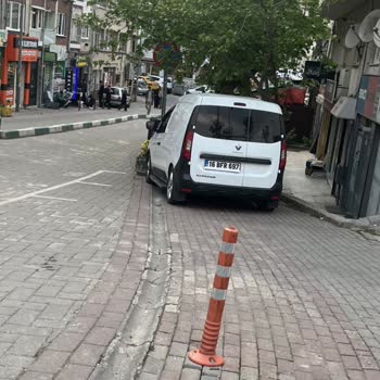 Bursa Yıldırım Belediyesi Yıldırım Mahallesi'nde Kaldırım İşgali Sorunu