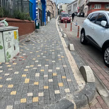 Bursa Yıldırım Belediyesi Yıldırım Mahallesi'nde Kaldırım İşgali Sorunu