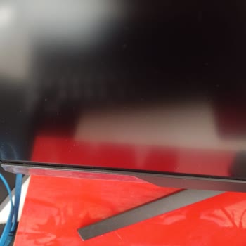 Samsung Monitör Çerçeve Sorunu.