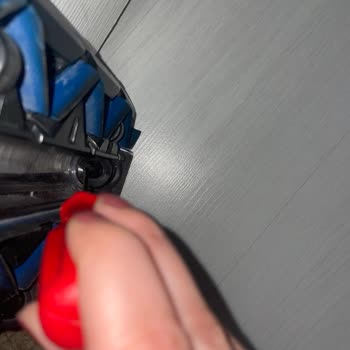 PHILIPS Ev Aletleri Philips Dikey Süpürge XC8049 Modeli Başlık Problemi