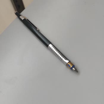 Faber-Castell Yere Düşmesi Sonucu Uç Kısmı Kırıldı Yedek Parça Temini Gerekiyor