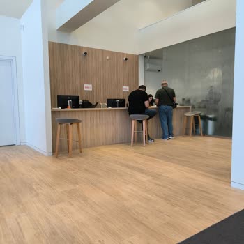 Akbank Çiğli Şubesinde Gişe Çalışanı Yok