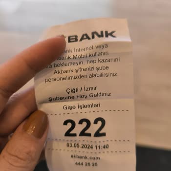 Akbank Çiğli Şubesinde Gişe Çalışanı Yok