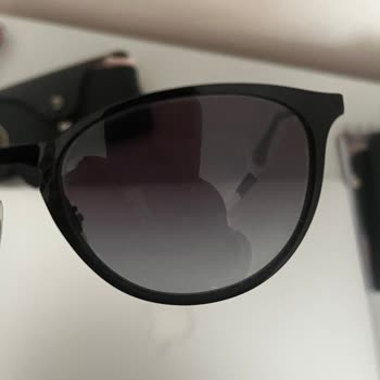 Rayban Güneş Gözlüğü Cam Soyulması