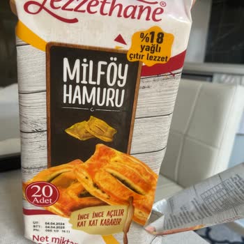 Lezzethane Milföy Hamuru İçerisinde Sigara Külüne Benzer Bir Şeyler