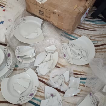 PTT Kargo Paketimin İçinde Sağlam Parça Kalmamış