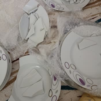 PTT Kargo Paketimin İçinde Sağlam Parça Kalmamış