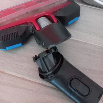 PHILIPS Ev Aletleri Philips Dikey Süpürgenin Başlığı Kırıldı