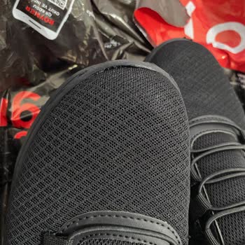 Boyner'den Alınan Ayakkabı İlk Giydiğimde Yırtıldı.