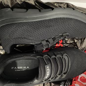 Boyner'den Alınan Ayakkabı İlk Giydiğimde Yırtıldı.