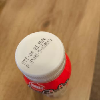 Carrefour SA Kefir Bozuk Çıktı Ve Kapağı Açar Açmaz Taştı