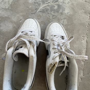 Nike Marka Ayakkabı Yırtıldı