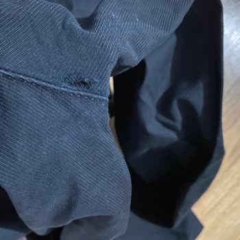 Avva Chino Pantolonlar Yırtıldı